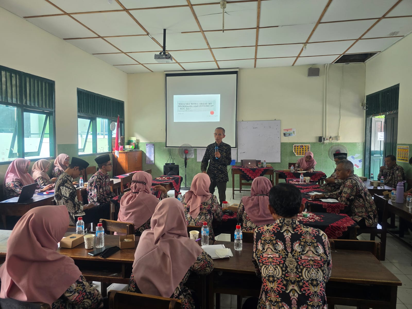 Workshop Penguatan Moderasi Beragama Dan Penyusunan Modul Pembelajaran ...